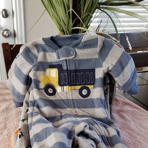 👼❤👼3**newborn fleece sleepers